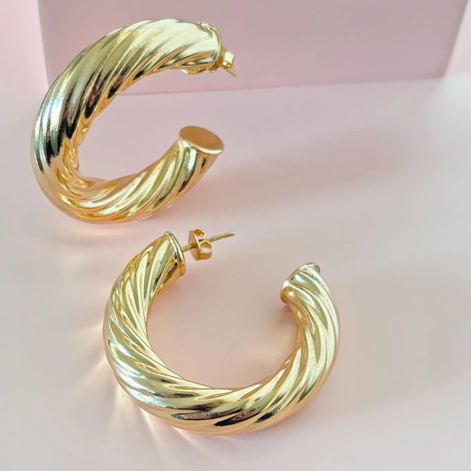 18K Gold Plated Twisted Rope Round Hoop Earrings in White Gold and Yellow Gold