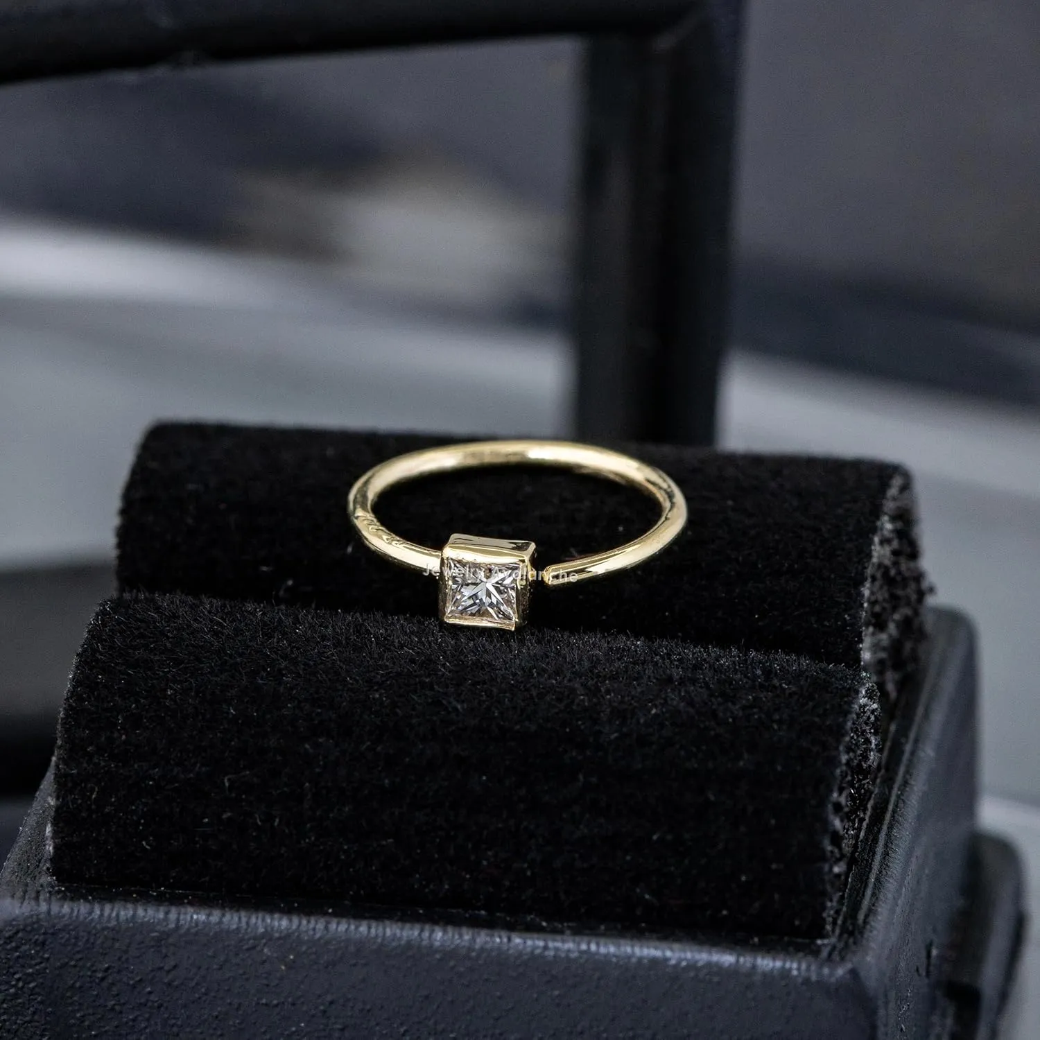 20G 14K Gold Princess Cut Solitaire Diamond Nose Hoop Ring 0.02-0.12 carat Bezel Set Diamond 8mm Twist-open Nostril Ring Cartilage Hoop Tragus Ring Unisex