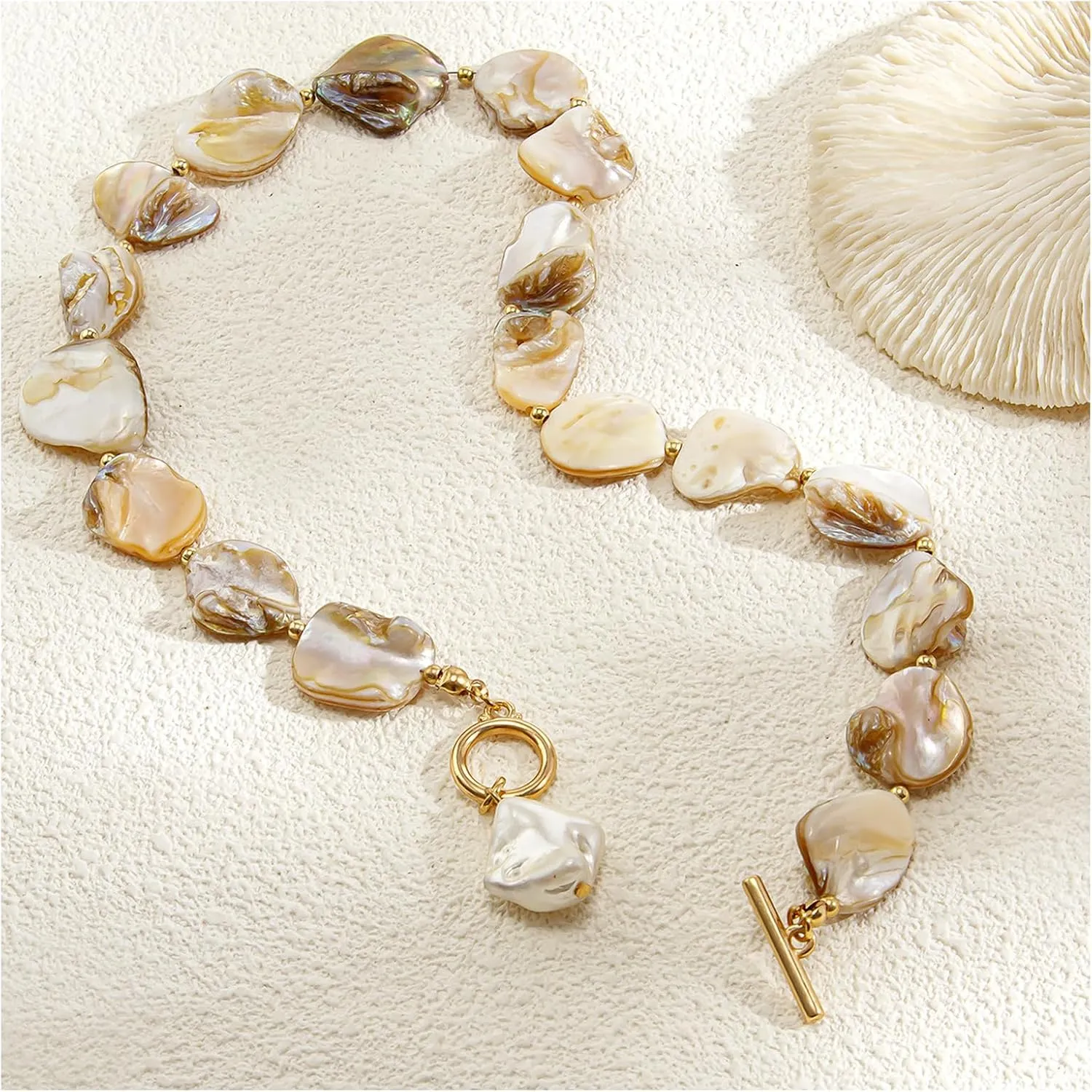 Gold Shell Pendant Necklace for Women Summer Beach Irregularly Shell Clavicle Choker Necklace Bikini Seashell Body Chain Necklace for Women