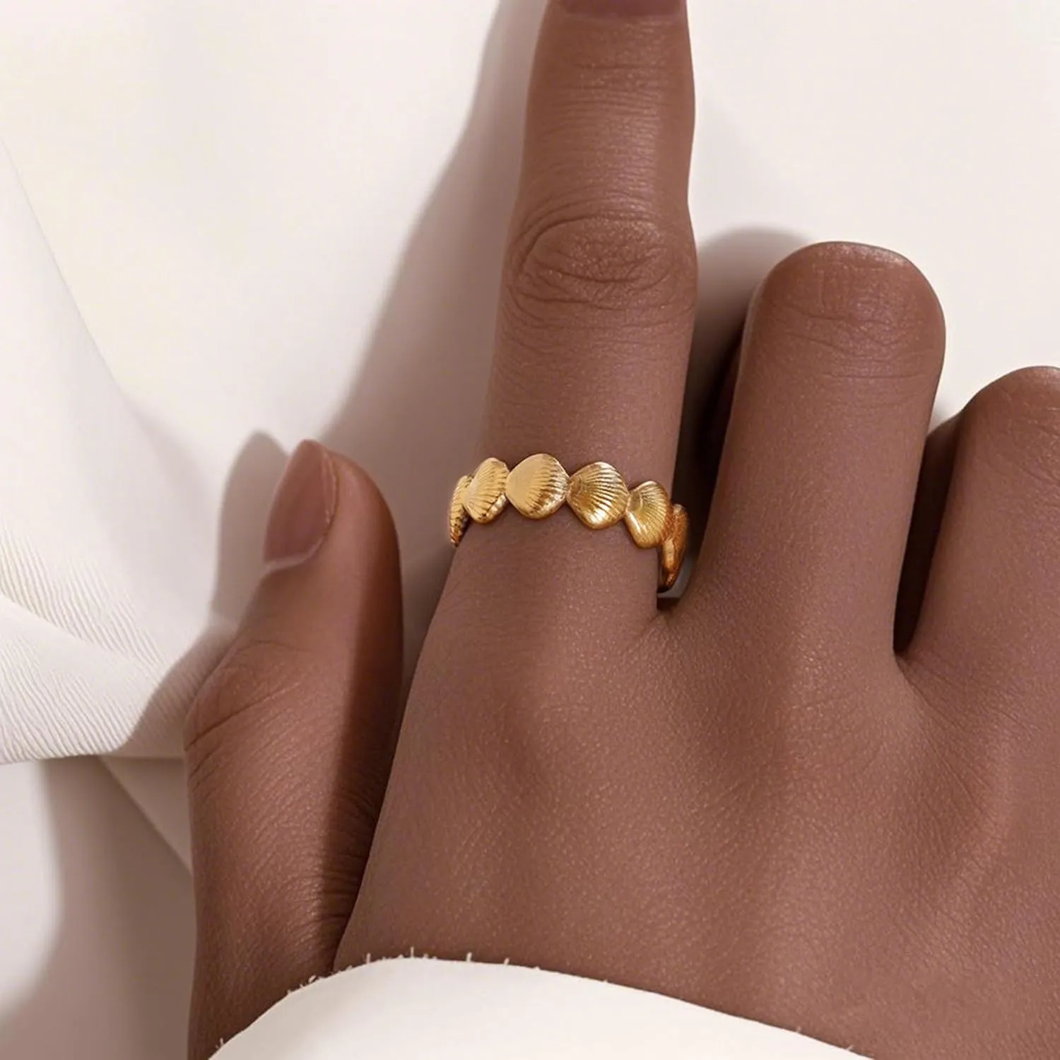 HUASAI Gold Seashell Starfish Shell Ring Dainty Beachy Statement Rings for Women Non Tarnish Summer Jewelry for Women Beach Accessories Vacation Party Summer Stuff