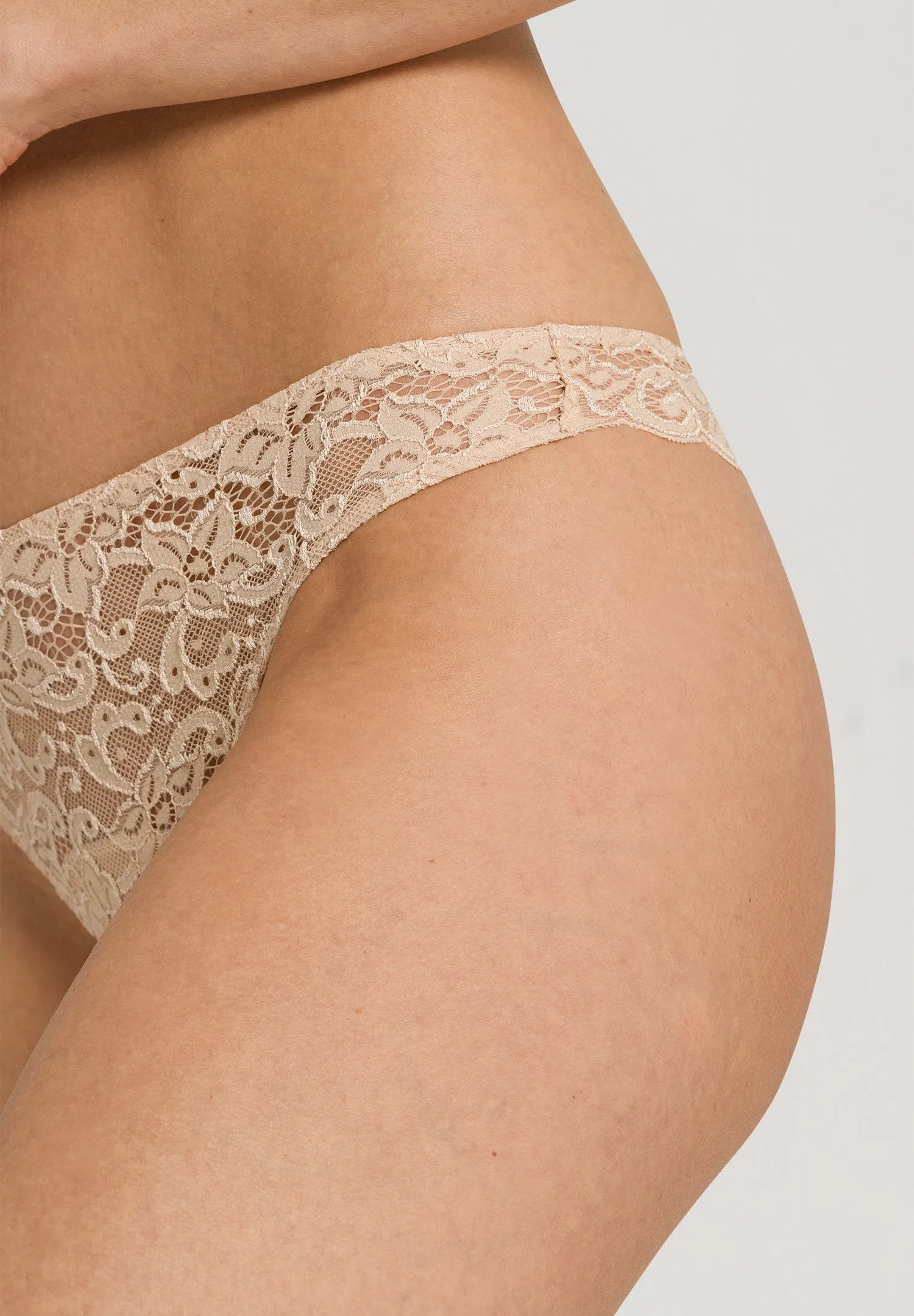 Luxury Moments Thong | Beige 71507-274