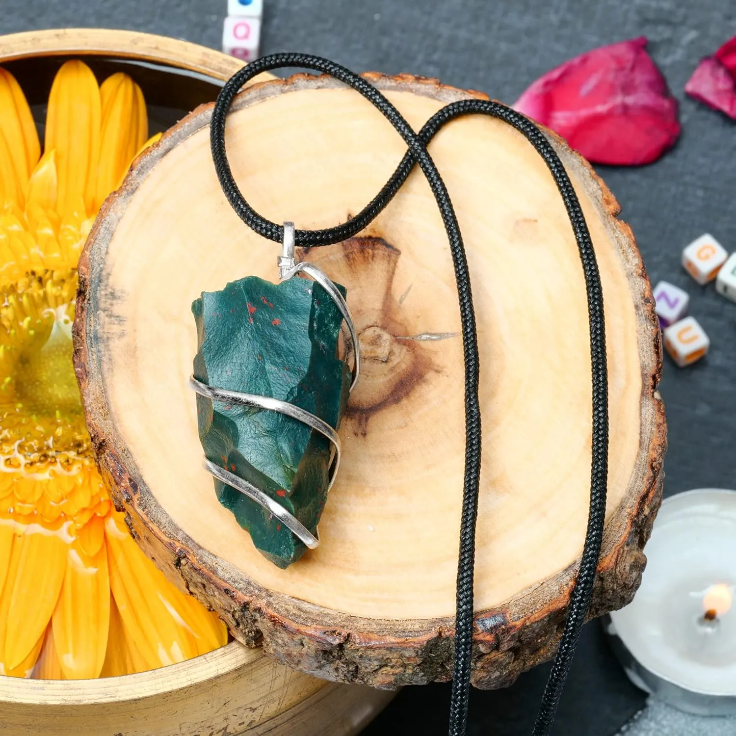 PYOR Blood Stone Raw Crystal Healing Stones Pendant Necklace Energy Generator Cool Locket Chakra Balancing Cleansing Reiki Gemstones Jewelry Spiritual Rocks Crystals Necklaces Pendants