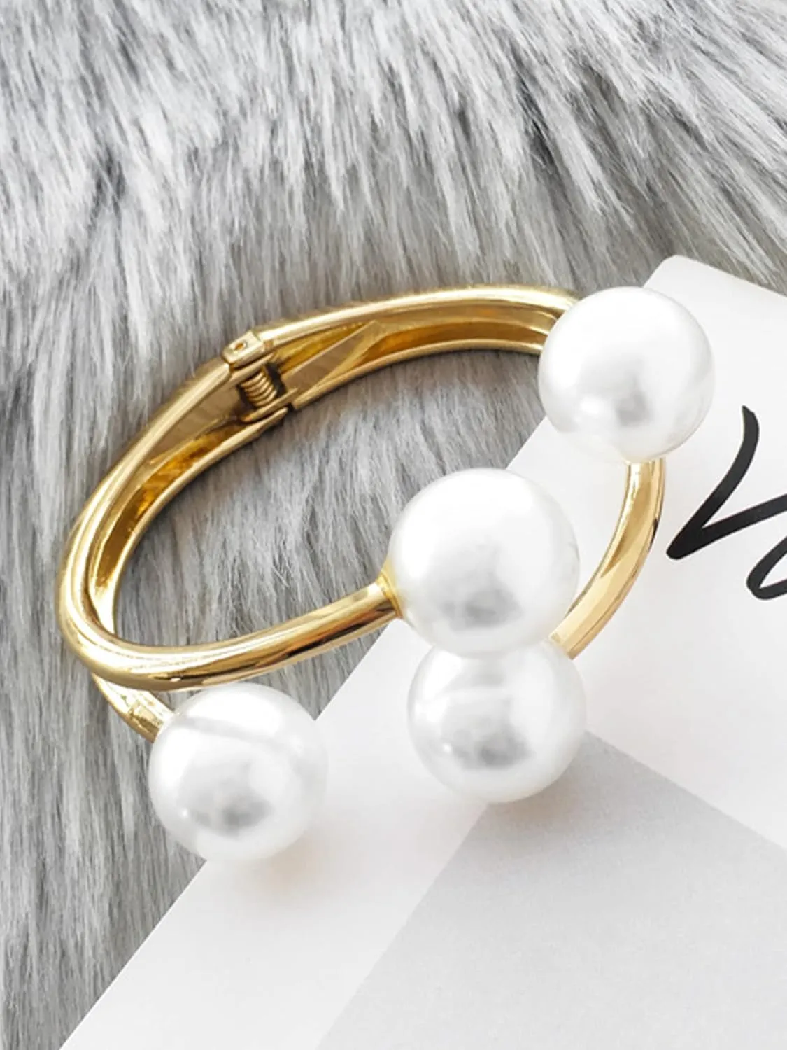 Roe Dolph Gold Cuff Bangle Bracelets for Women Chunky Gold Bracelets Minimalist Open Wide Cuff Bracelets Gold Cuff Bracelet Trendy Gold Bangle Bracelet Jewelry Stocking Stuffers Gifts