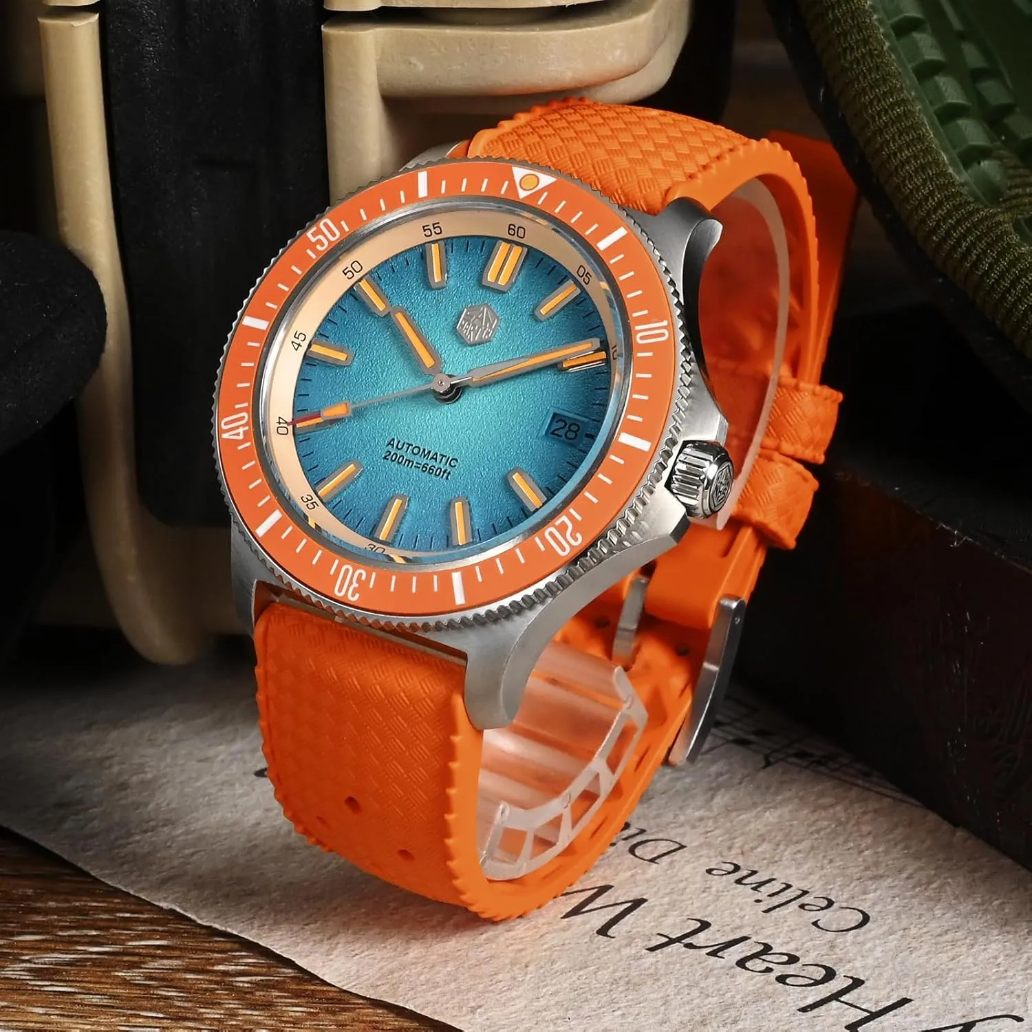 San Martin SN0118 Automatic Watch for Men, 40mm Sapphire Crystal Dive Watches 316L Stainless Steel 200M Water Resistant
