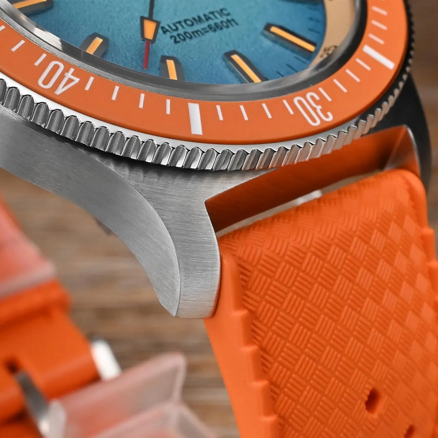San Martin SN0118 Automatic Watch for Men, 40mm Sapphire Crystal Dive Watches 316L Stainless Steel 200M Water Resistant
