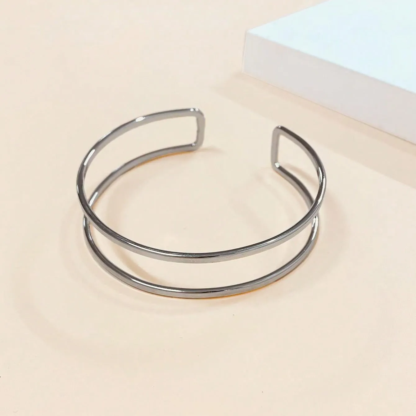 Todenb Upper Arm Cuff for Women Minimalist Adjustable Arm Band Gold Silver Arm Cuff Multi-Layer Arm Bracelet Upper Arm Jewelry