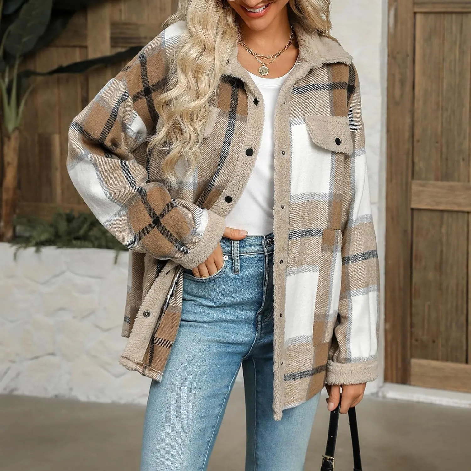 Womens Long Sleeve Plaid Jacket Flannel Lapel Button Down Fuzzy Shacket Jacket Casual Lapel Fleece Coats Fall Outfits